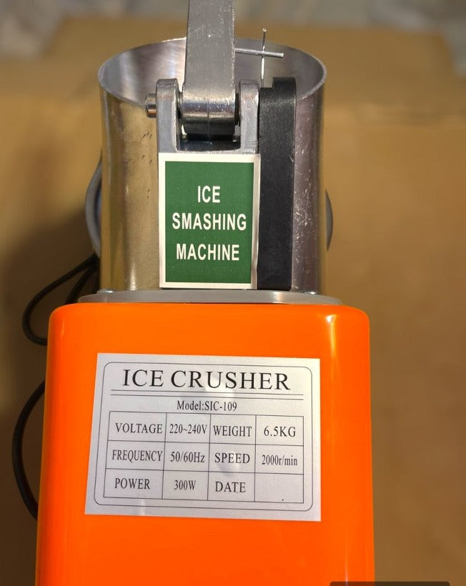 Portable ice crushing machine